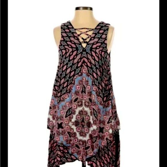 Handkerchief Style Flowy Boho Dress crisscrossed design // Knox Rose // size M - Picture 1 of 7